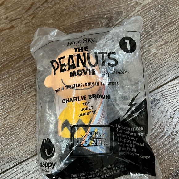 NWT 5 total McDonald’s happy meal’s hello kitty / snoopy / Mickey Minnie - Picture 3 of 7